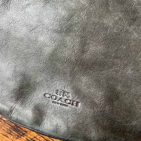 Pre loved Coach Bleaker Bucket Bag 🖤 - Picture 2 of 10